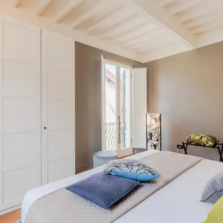 Lucy Place Apartamento *